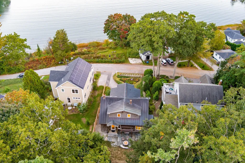36 Old Mill Road Falmouth ME 04105