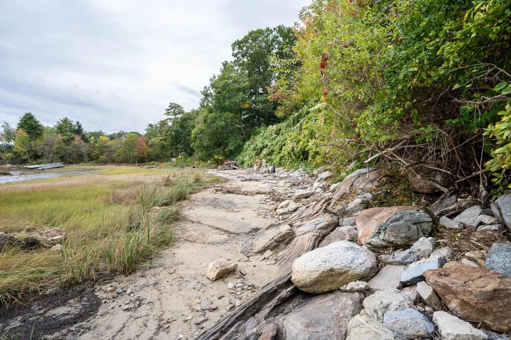 36 Old Mill Road Falmouth ME 04105