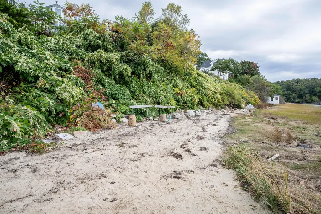 36 Old Mill Road Falmouth ME 04105