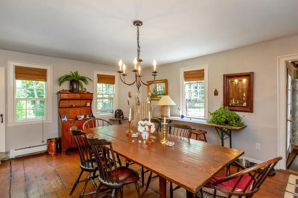 18 Winter Street Topsham ME 04086