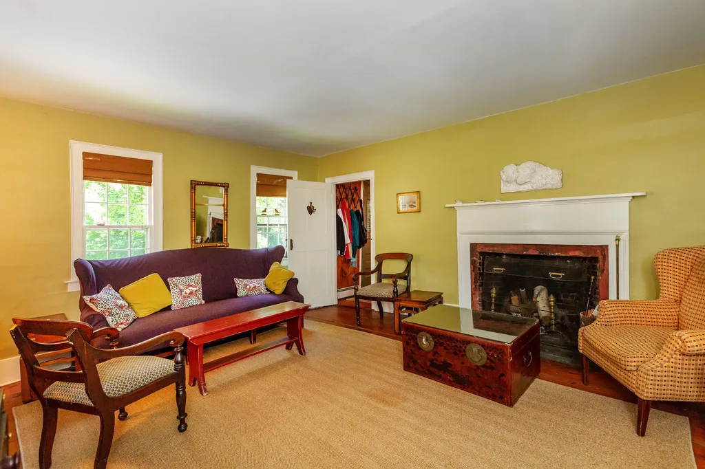 18 Winter Street Topsham ME 04086
