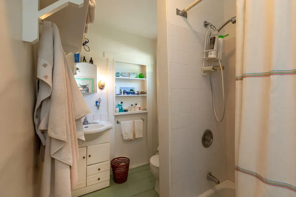 18 Winter Street Topsham ME 04086