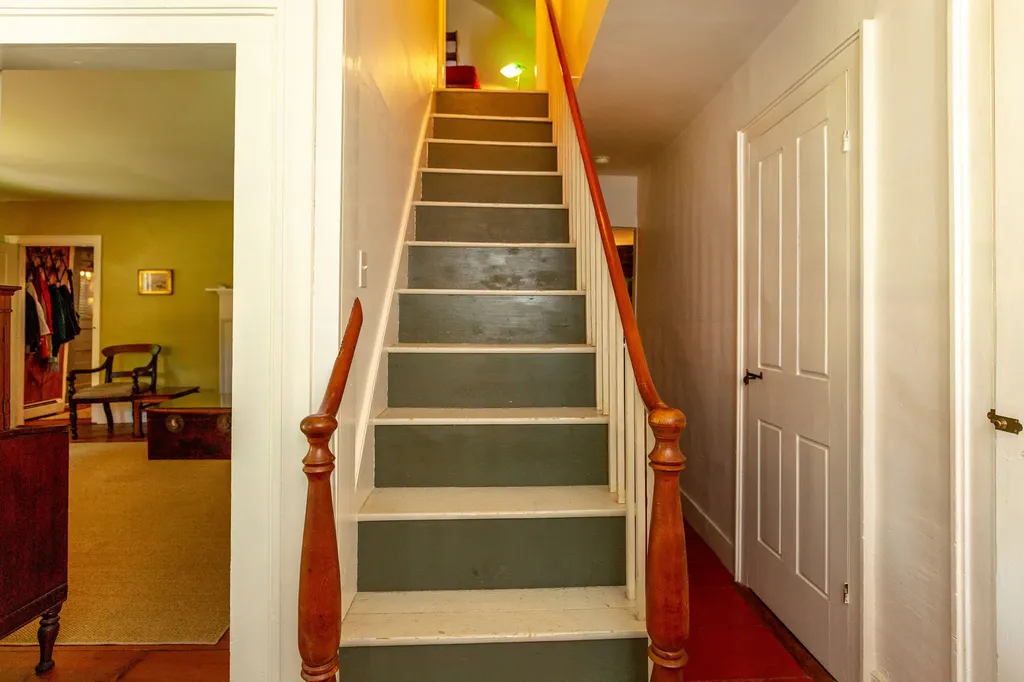 18 Winter Street Topsham ME 04086