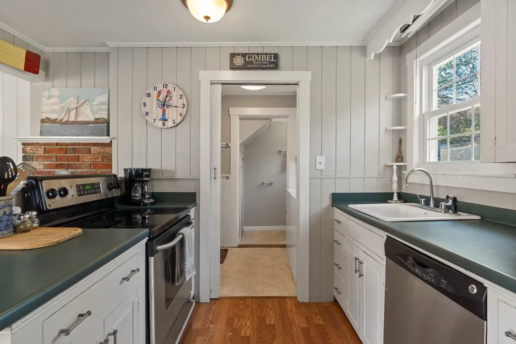 302 Townsend Avenue Boothbay Harbor ME 04538