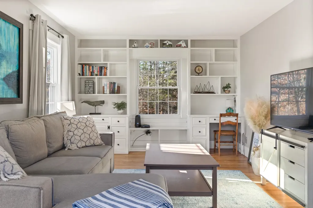 302 Townsend Avenue Boothbay Harbor ME 04538