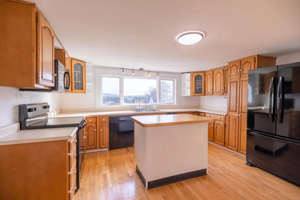 101 Chute Road Windham ME 04062