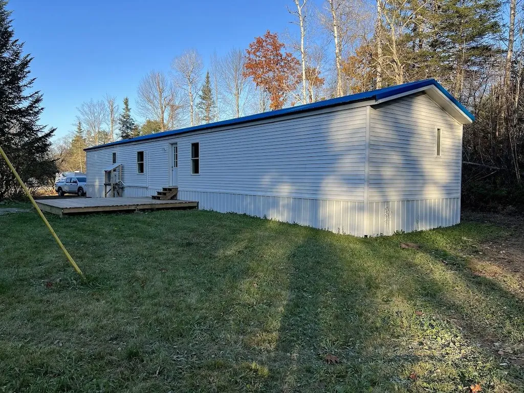 52 Cove Road Winterport ME 04496