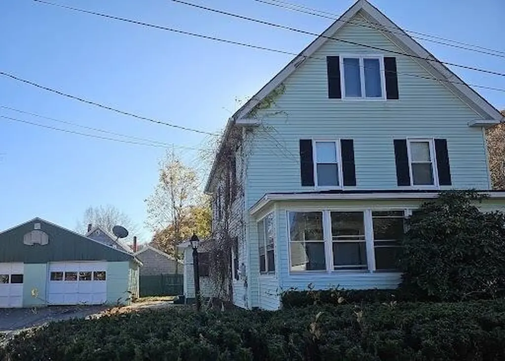 2 West Street Sanford ME 04073