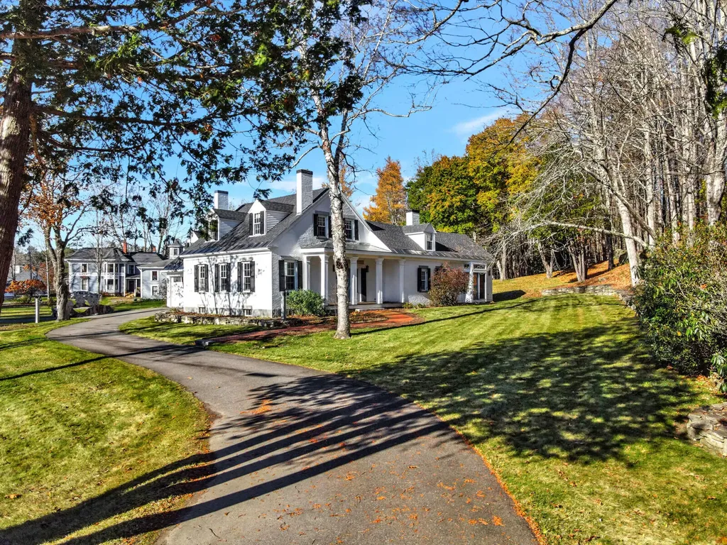 11 Old Kents Hill Road Readfield ME 04355