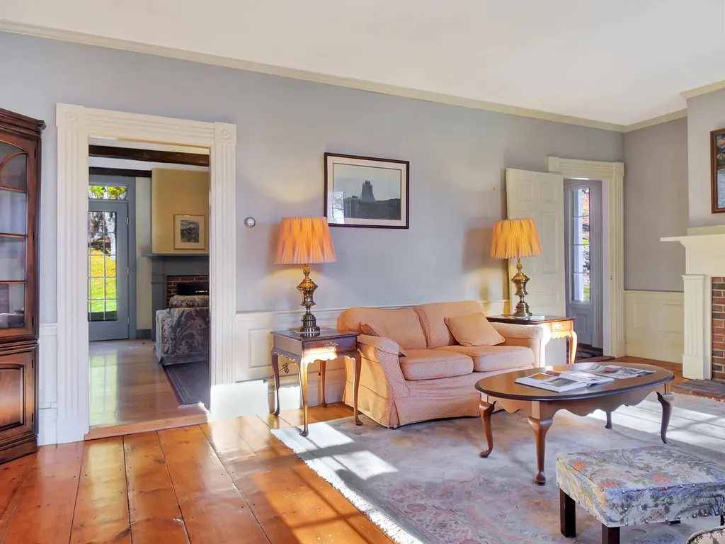 11 Old Kents Hill Road Readfield ME 04355