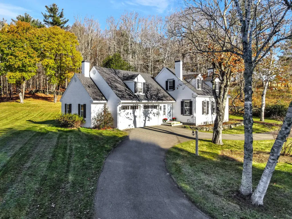 11 Old Kents Hill Road Readfield ME 04355