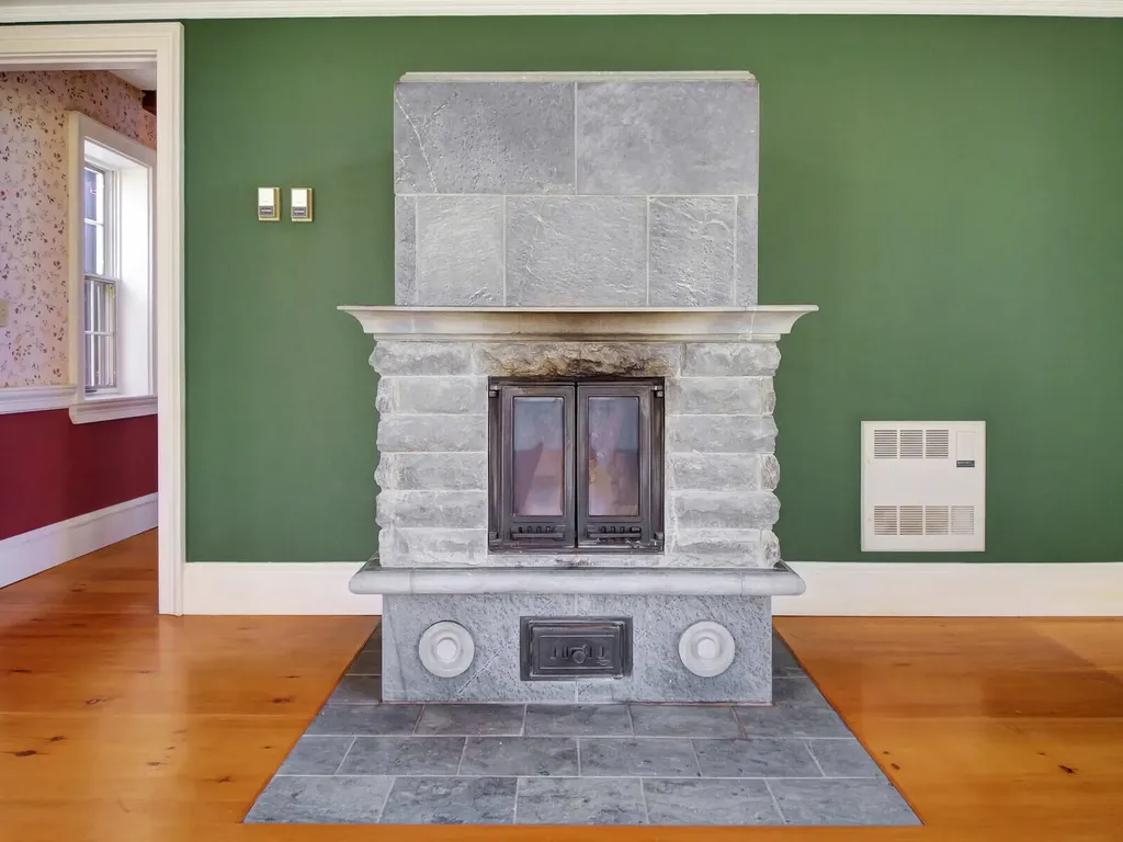 11 Old Kents Hill Road Readfield ME 04355