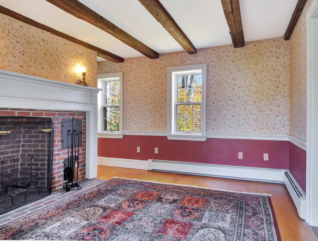 11 Old Kents Hill Road Readfield ME 04355