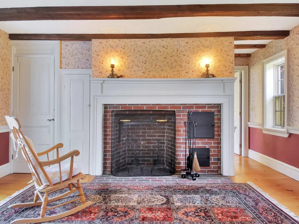 11 Old Kents Hill Road Readfield ME 04355