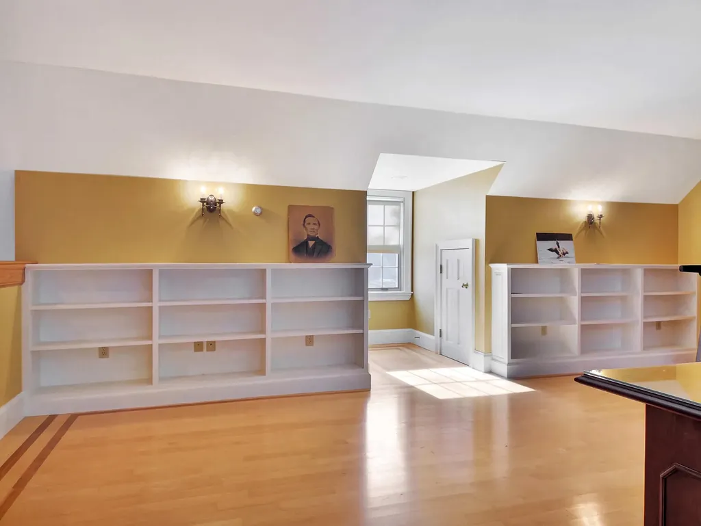 11 Old Kents Hill Road Readfield ME 04355