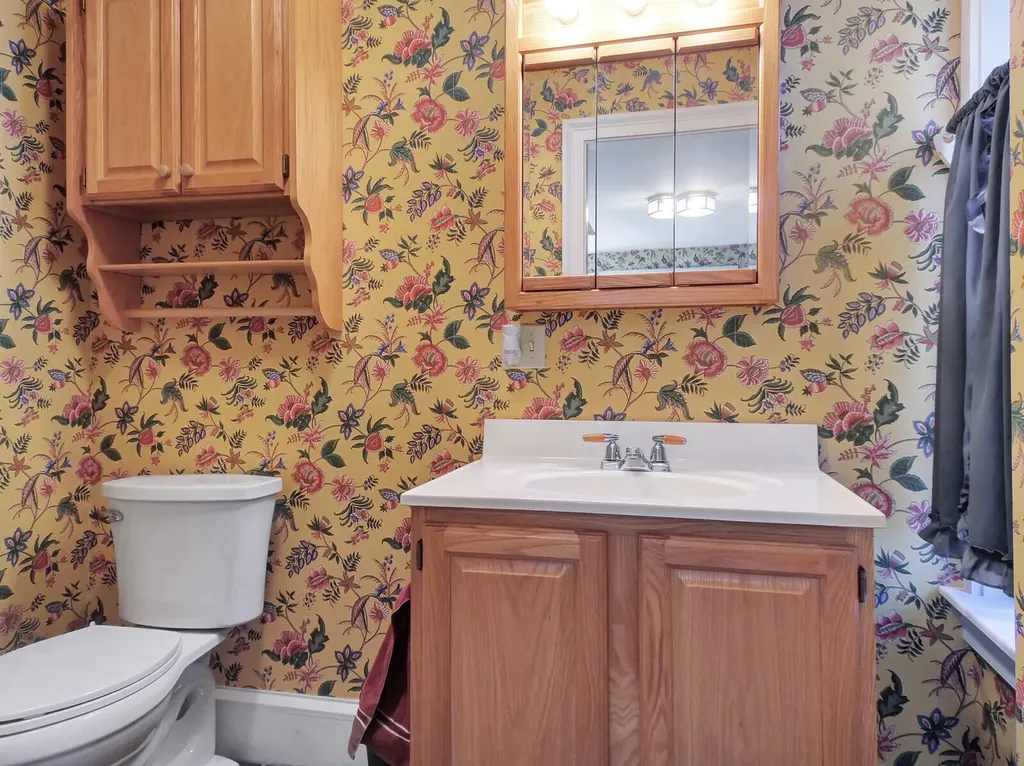 11 Old Kents Hill Road Readfield ME 04355