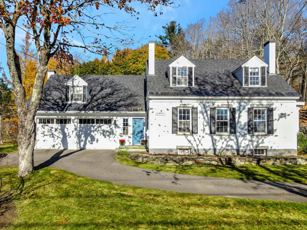 11 Old Kents Hill Road Readfield ME 04355