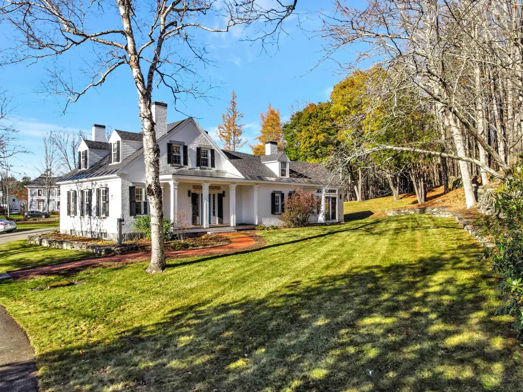 11 Old Kents Hill Road Readfield ME 04355