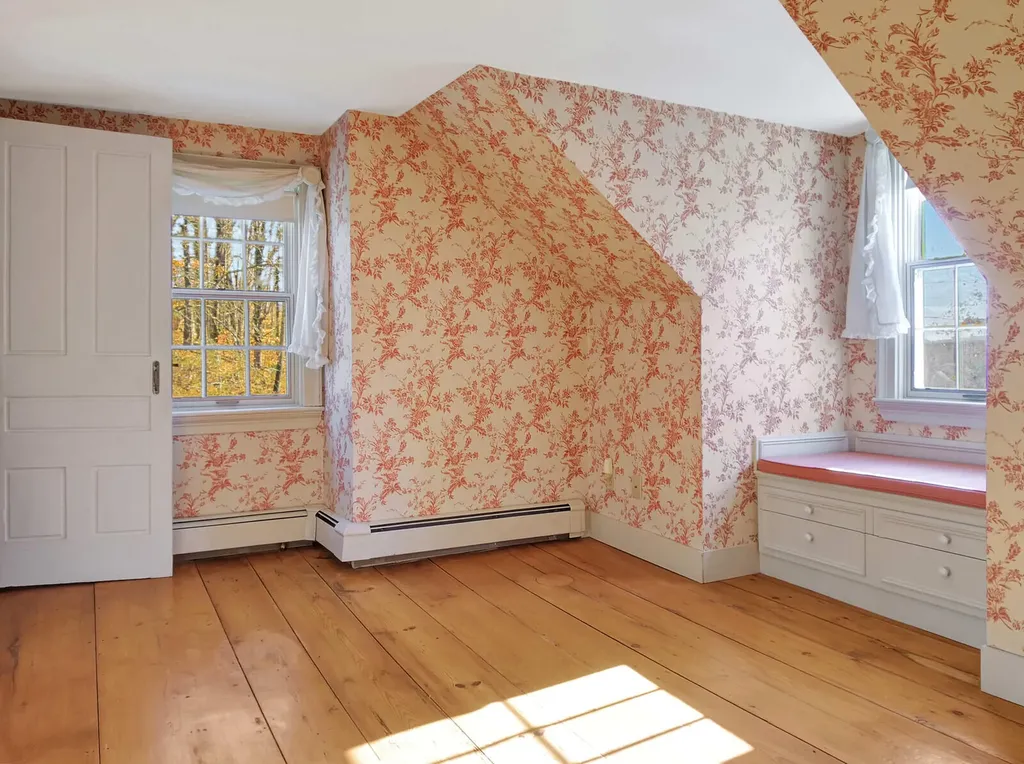 11 Old Kents Hill Road Readfield ME 04355