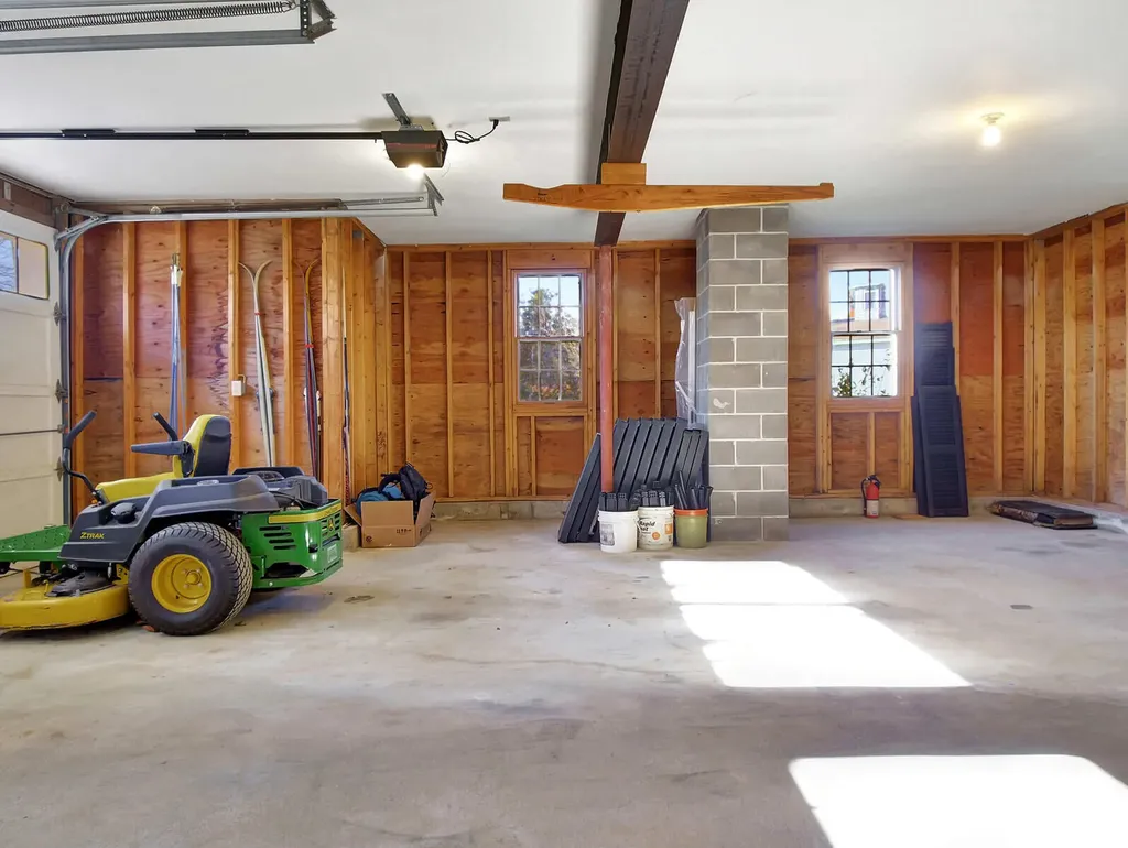 11 Old Kents Hill Road Readfield ME 04355