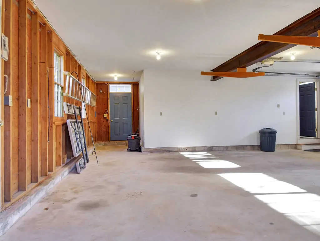 11 Old Kents Hill Road Readfield ME 04355