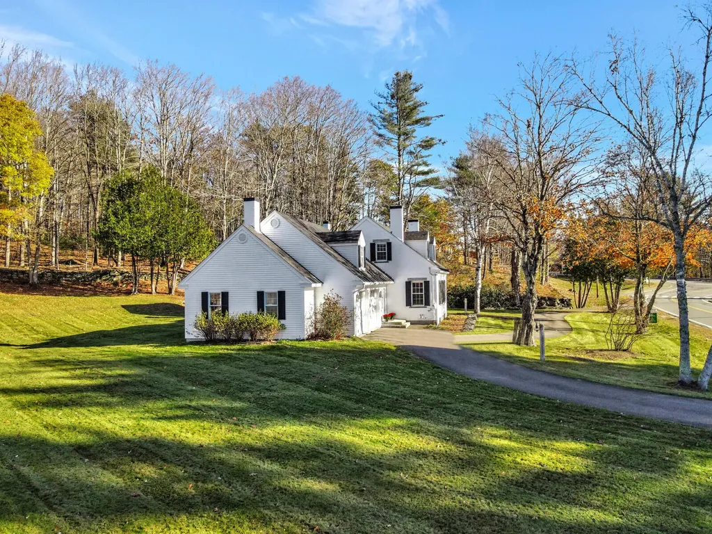 11 Old Kents Hill Road Readfield ME 04355
