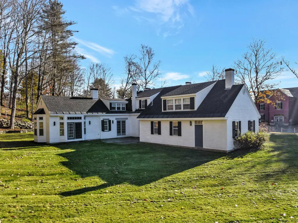 11 Old Kents Hill Road Readfield ME 04355