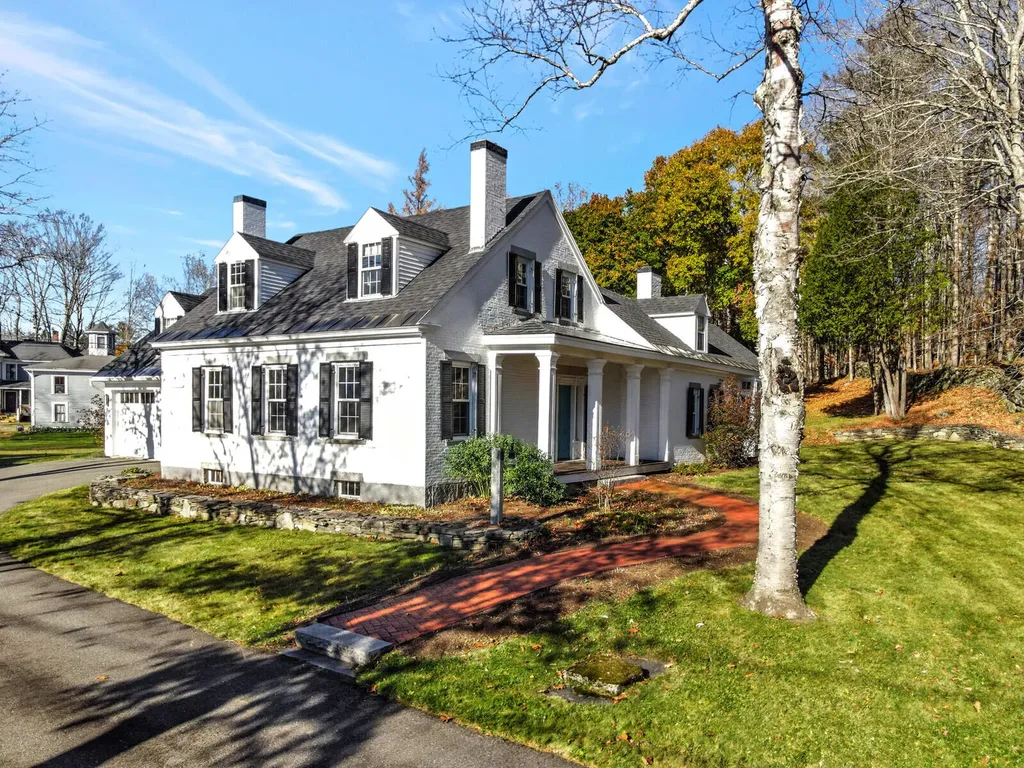 11 Old Kents Hill Road Readfield ME 04355