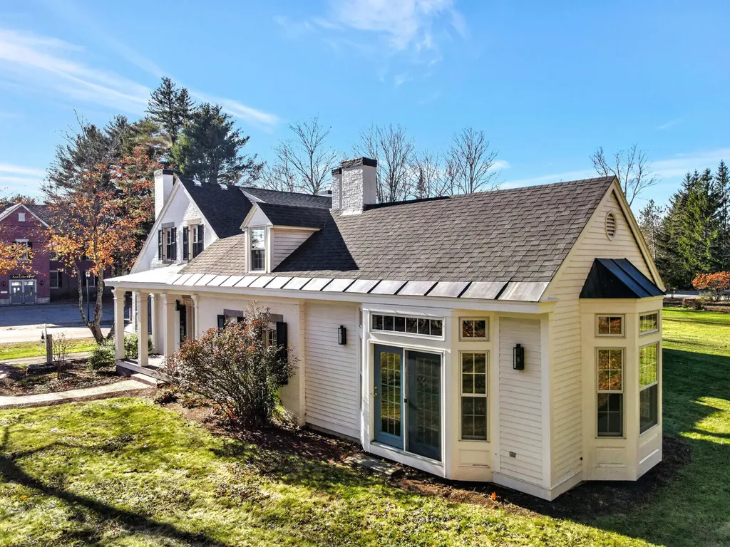 11 Old Kents Hill Road Readfield ME 04355