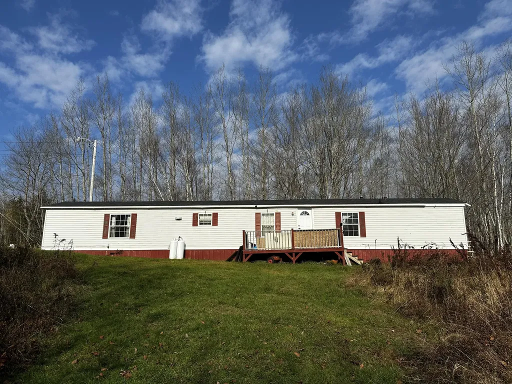 1143 North Street Harrington ME 04643