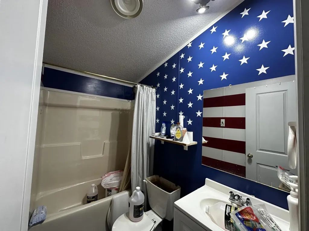 1143 North Street Harrington ME 04643