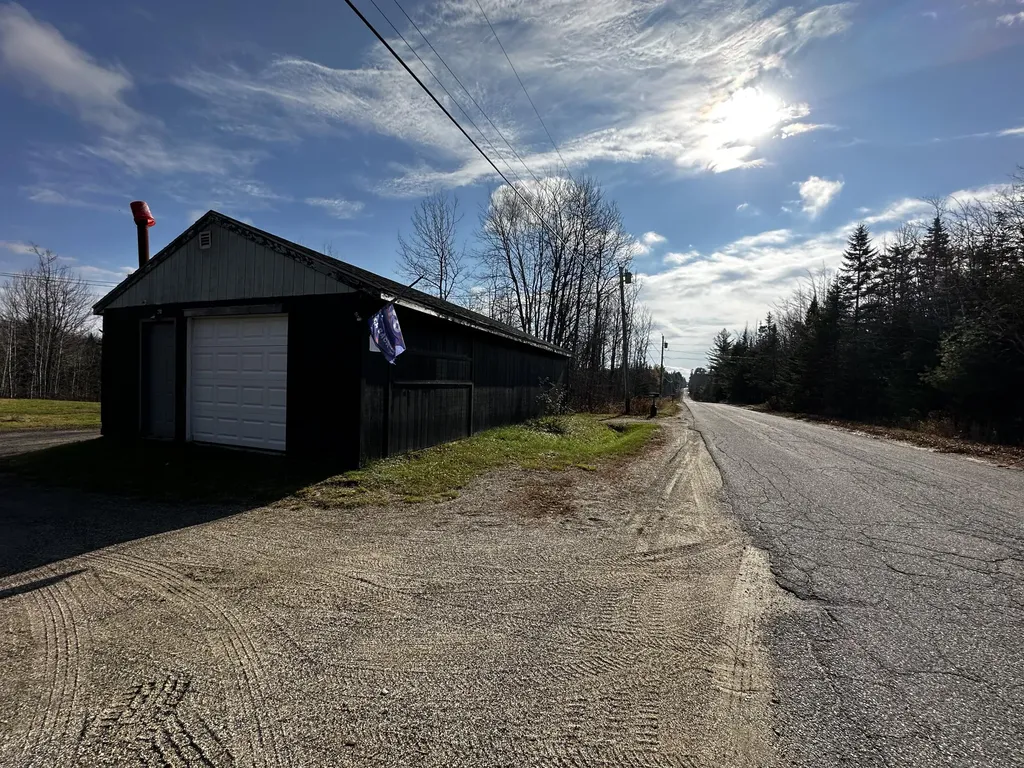 1143 North Street Harrington ME 04643