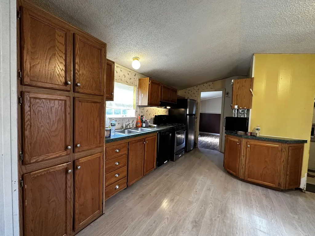 1143 North Street Harrington ME 04643