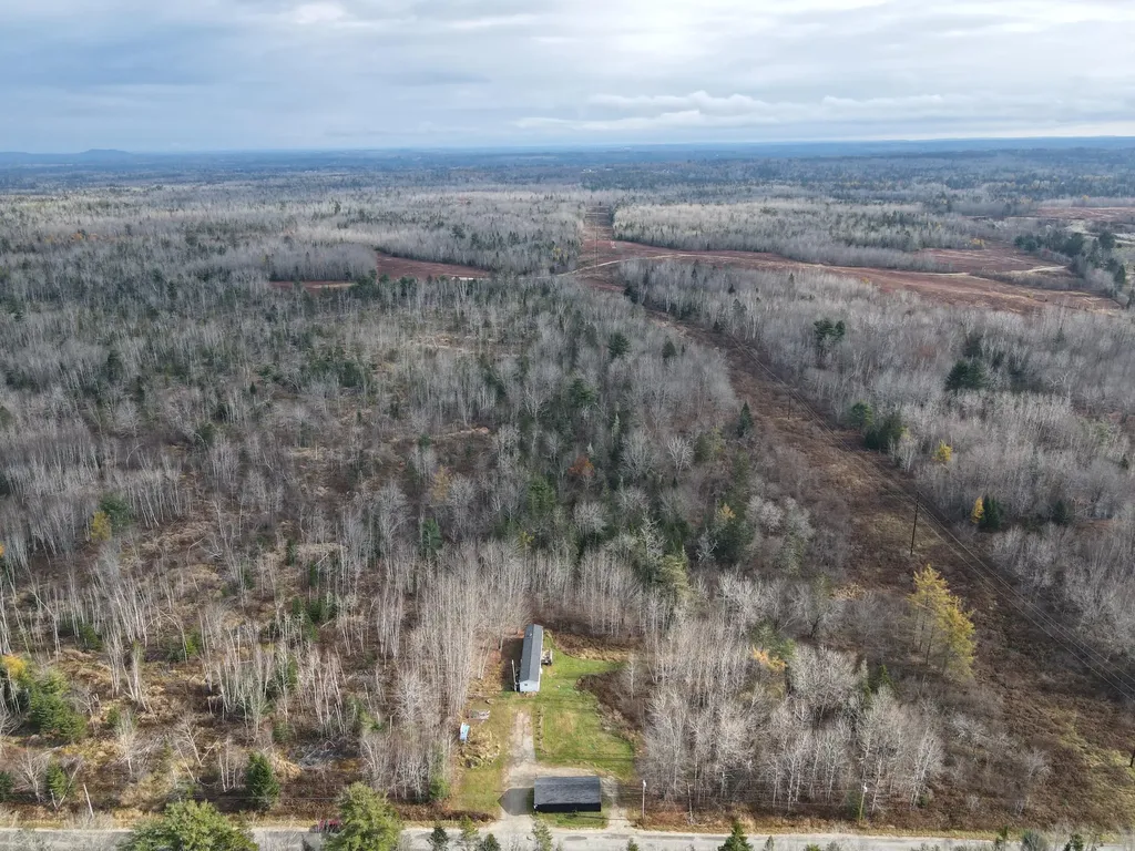 1143 North Street Harrington ME 04643