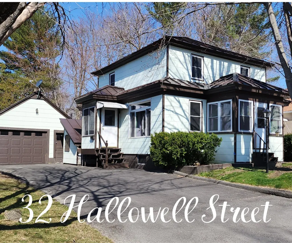 32 Hallowell Street Winslow ME 04901