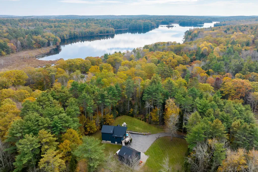 20 Shamrock Lane Damariscotta ME 04543