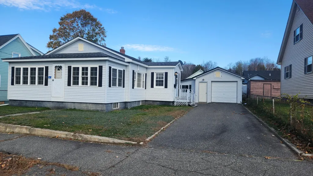 61 Waldo Street Millinocket ME 04462