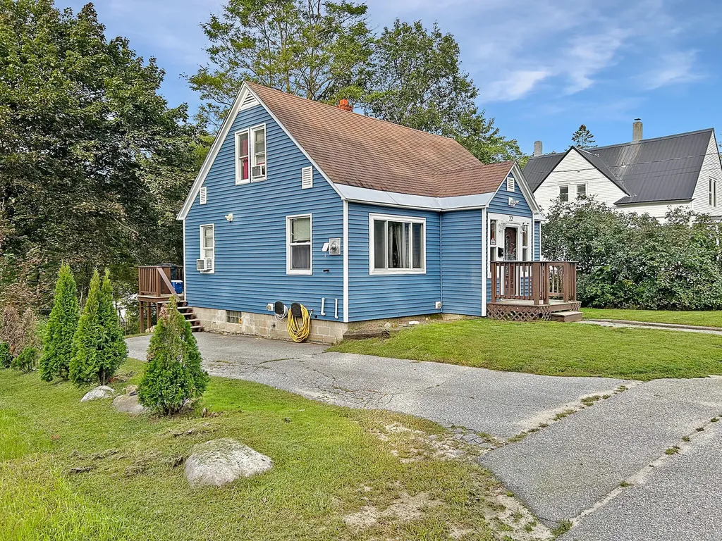22 Howard Street Mexico ME 04257