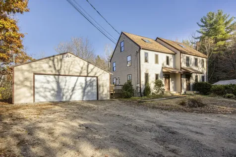 1485 Roosevelt Trail Raymond ME 04071