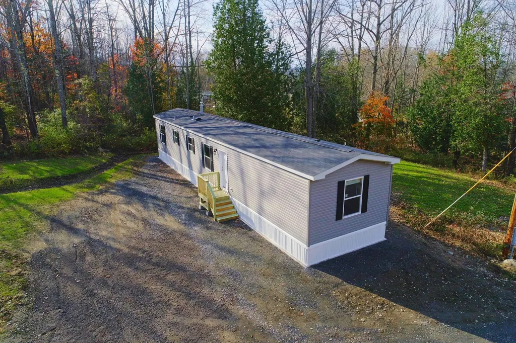 86 Norridgewock Road Fairfield ME 04937