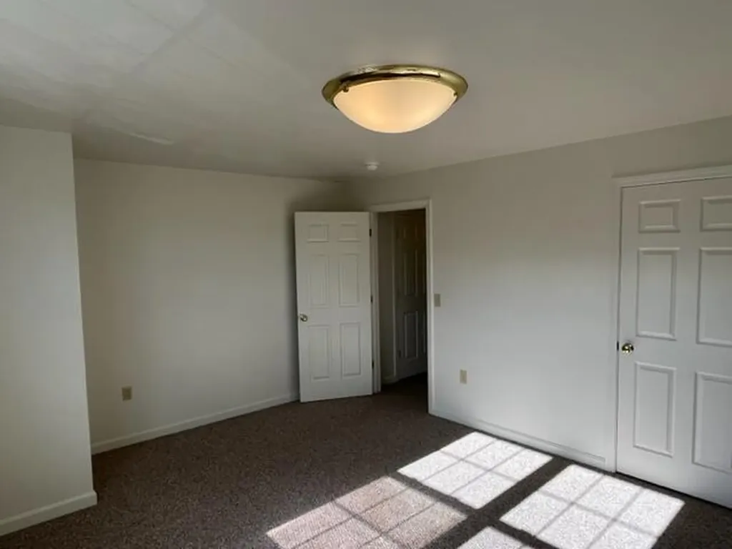 20 Forrestal Drive Brunswick ME 04011