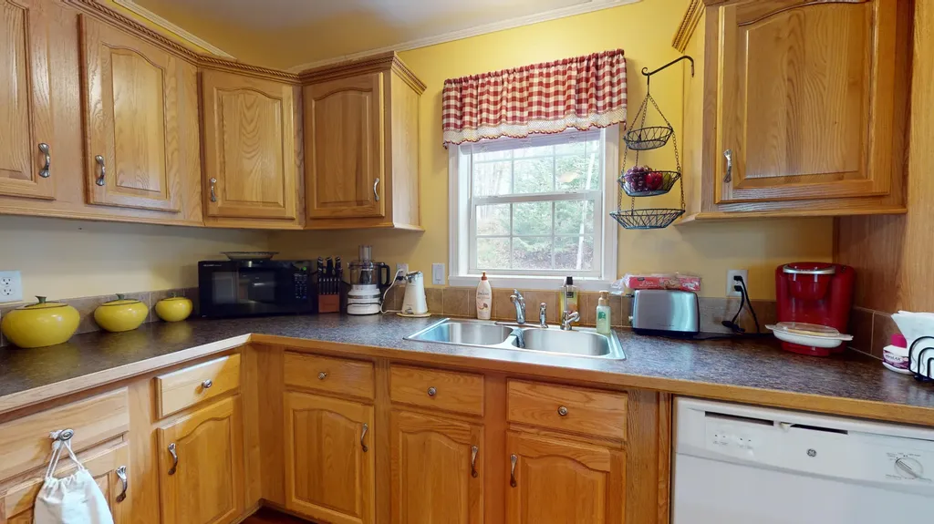 39 Shady Lane Wiscasset ME 04578