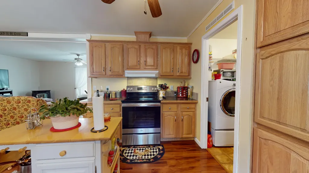 39 Shady Lane Wiscasset ME 04578