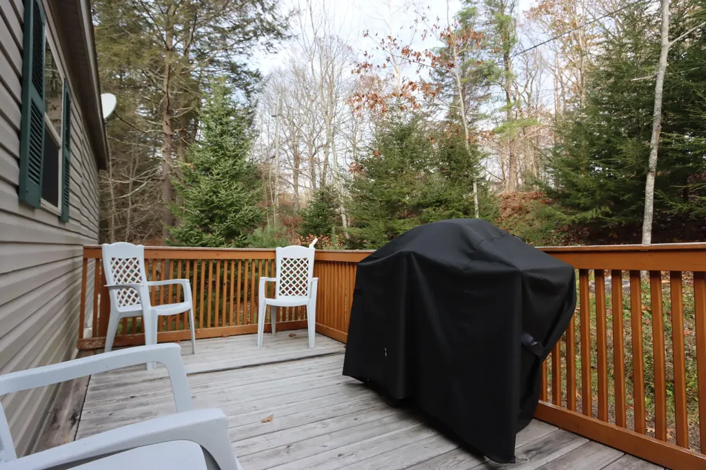 39 Shady Lane Wiscasset ME 04578