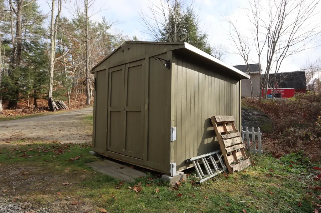 39 Shady Lane Wiscasset ME 04578