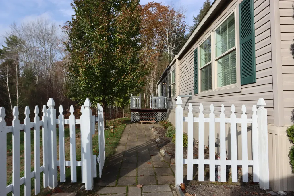 39 Shady Lane Wiscasset ME 04578