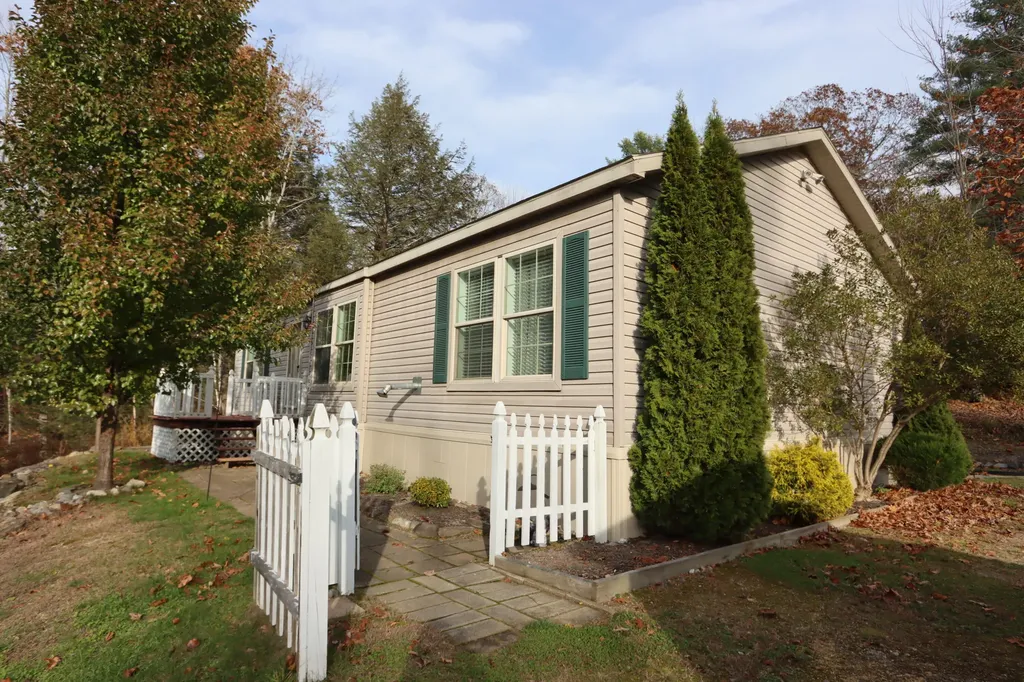 39 Shady Lane Wiscasset ME 04578