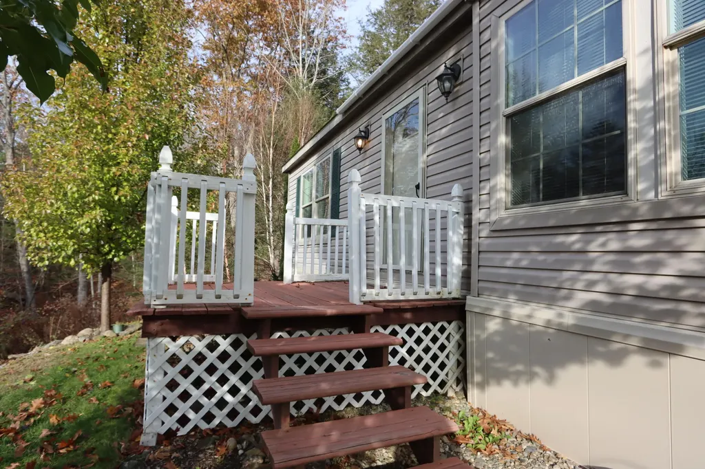 39 Shady Lane Wiscasset ME 04578