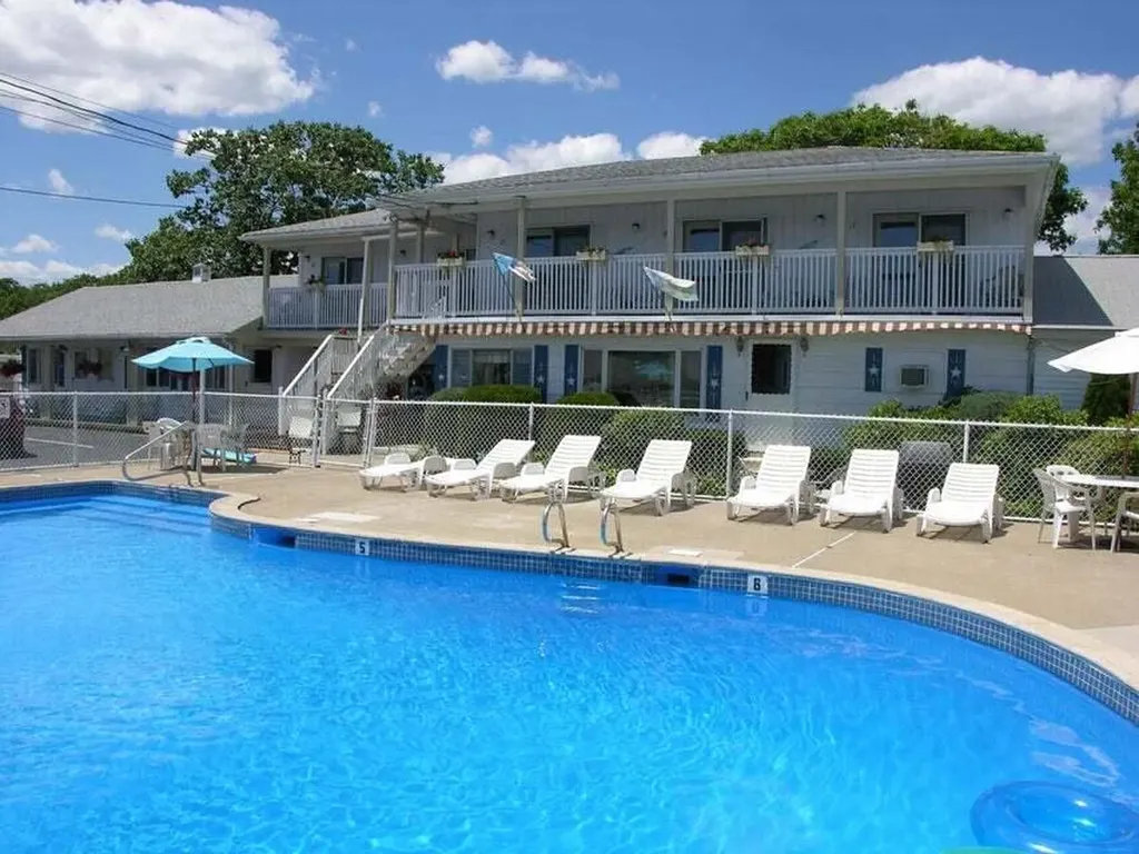 98-102 E East Grand Avenue Old Orchard Beach ME 04064