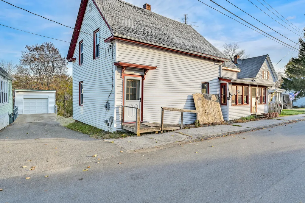 24 Hayes Street Old Town ME 04468